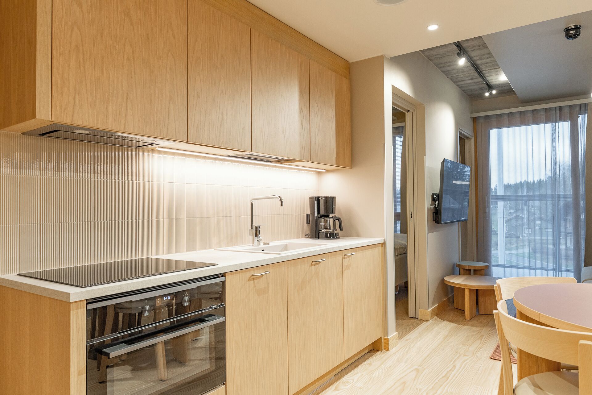 50-inch Smart TV with digital channels, heated floors