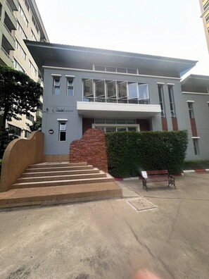 Appart'hôtel, 1 chambre, accessible aux personnes à mobilité réduite, fumeur | Extérieur