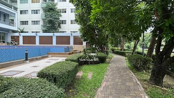 Condo, 1 Bedroom, Accessible, Smoking | Property grounds
