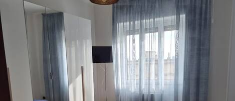 3 chambres, fer et planche à repasser, Wi-Fi, draps fournis