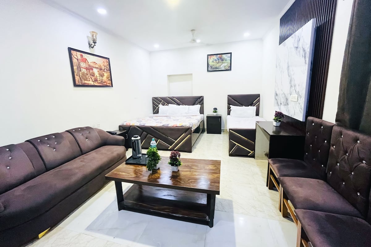 Deluxe Double Room | Free WiFi