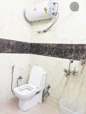 Shower, soap, shampoo, toilet paper