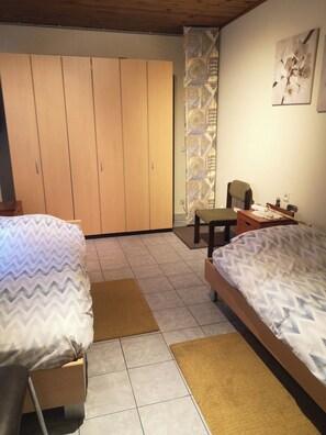 3 bedrooms, iron/ironing board, Internet, bed sheets - Vacation home Bornem, quiet location. Close to Ghent, Antwerp, Mechelen, Puurs (Bornem)
