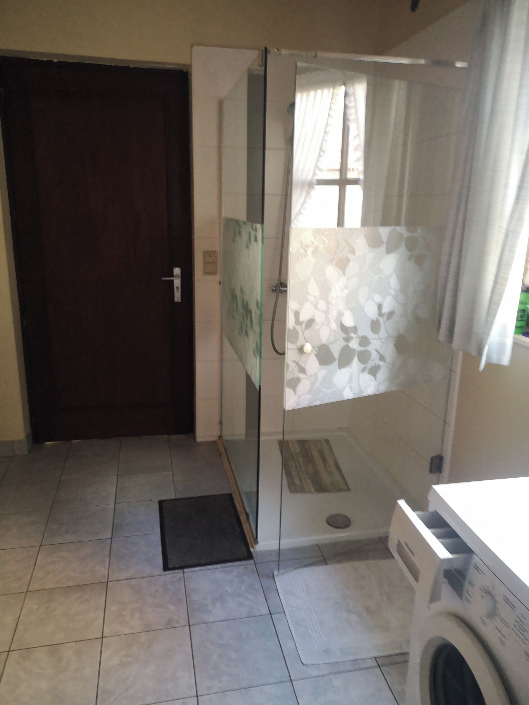 Shower, towels, toilet paper