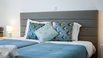 1 bedroom, cribs (surcharge), bed sheets