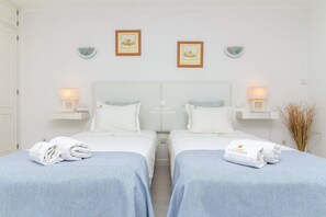 1 bedroom, bed sheets - Downtown Apartment - By D`alma Portu (Albufeira)
