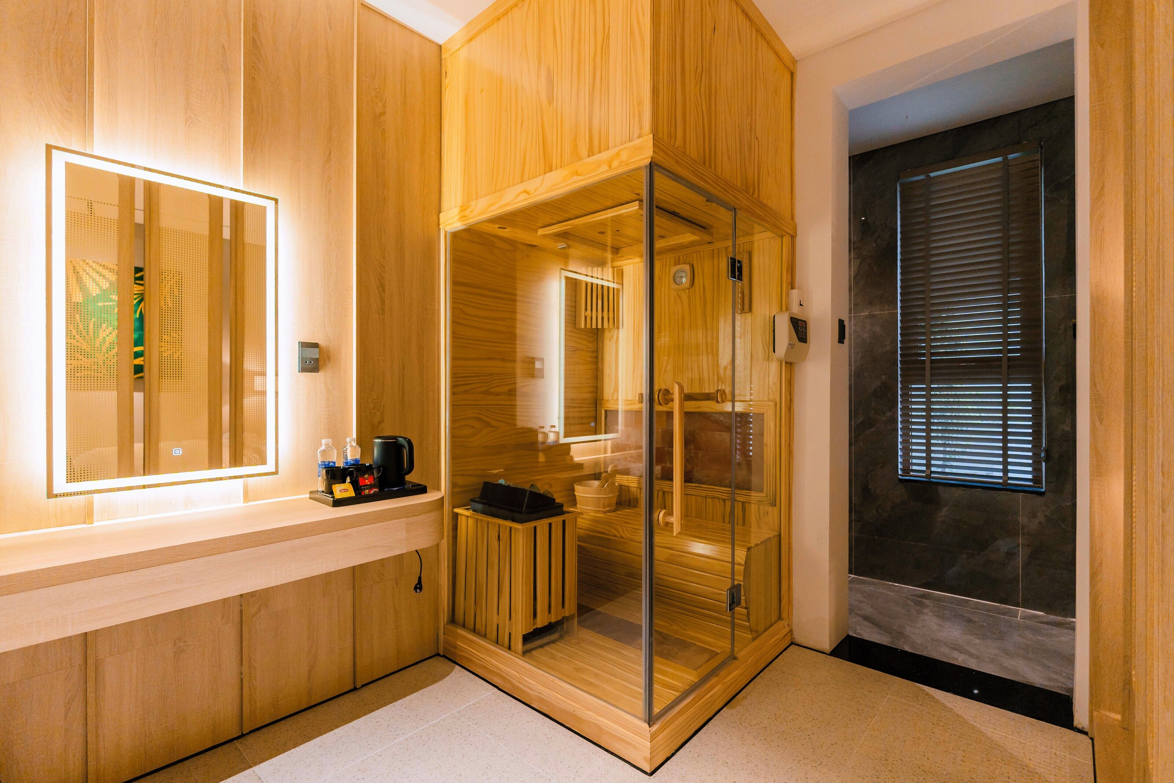 Deluxe-huone, sauna | Huoneen varustelu