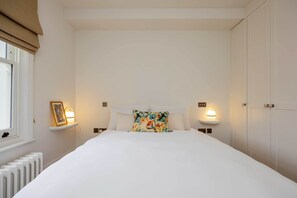 WiFi, bed sheets - A Joyful Abode, by Veeve (London)