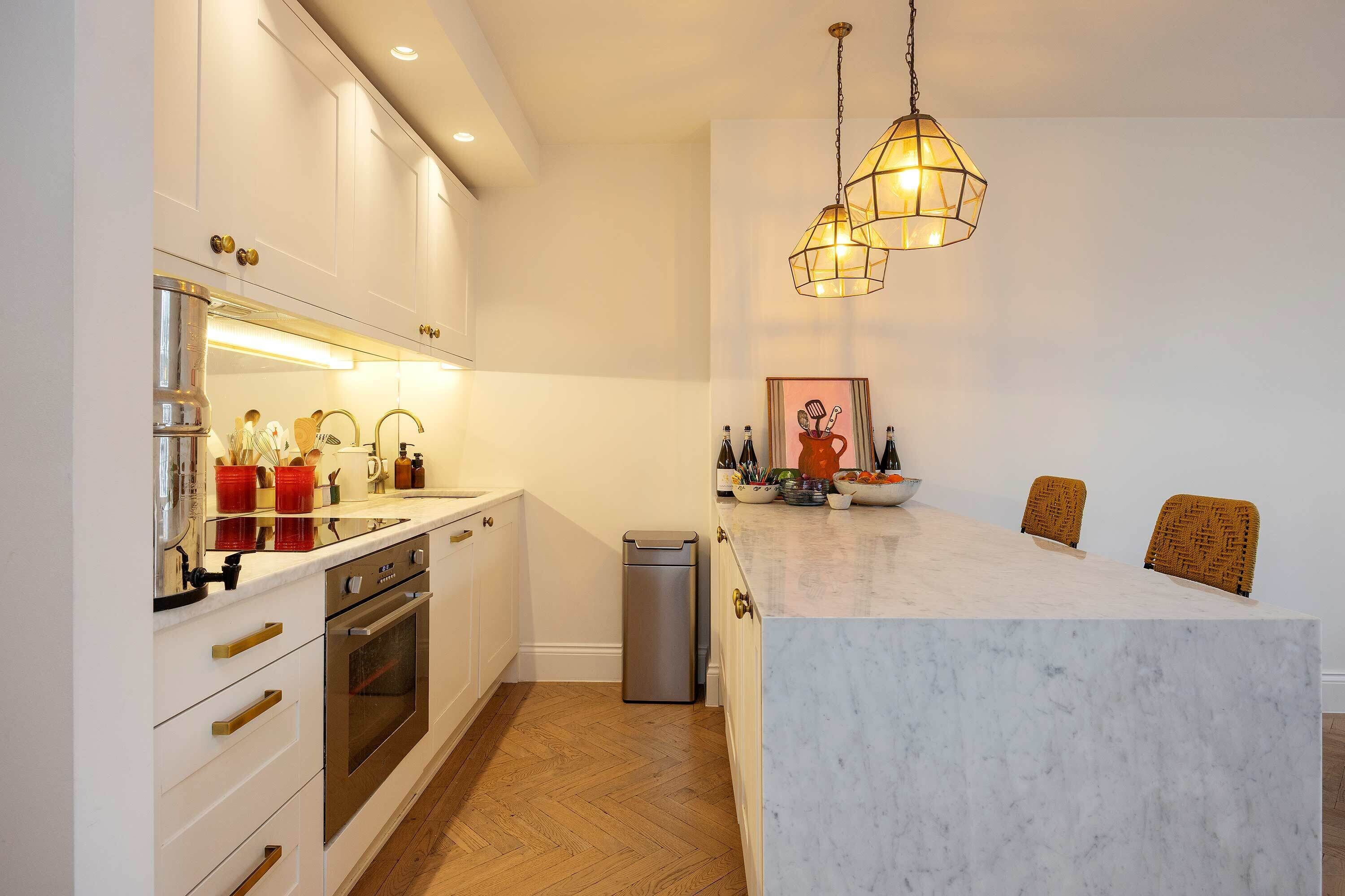 Een koelkast, een vaatwasser, een broodrooster