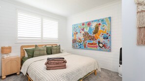 2 bedrooms, iron/ironing board, WiFi, bed sheets - Sunkissed - the ultimate holiday retreat (Yamba)