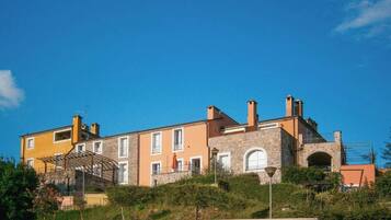 Rumah, 1 kamar tidur, balkon, pemandangan kebun | Eksterior