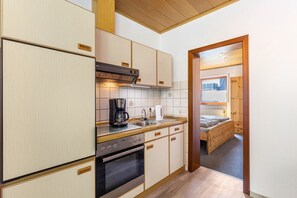 Fridge, microwave, oven, stovetop - Lisa Apartment in the Nature Village of Dreislar (Medebach-Dreislar)