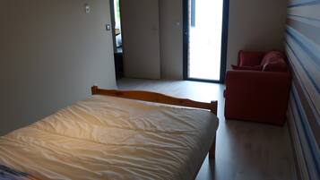 2 slaapkamers, een strijkplank/strijkijzer, wifi