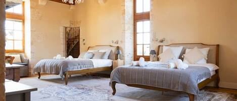 Strykejern/-brett, wi-fi og sengetøy