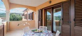 Apartment 'Lucia' with Mountain View, Private Terrace and Air Conditioning