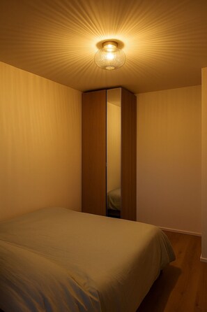 1 bedroom, iron/ironing board, WiFi, bed sheets - Cosy First Floor Apt near Harbour & Cafes (Hafnarfjörður)