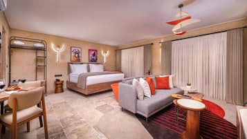 Junior Double Room, Bathtub, City View