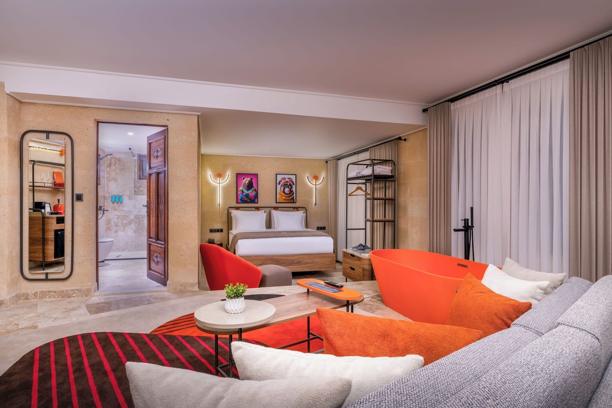 Junior Double Room | Premium bedding, minibar, in-room safe, desk