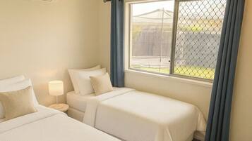 Bügeleisen/Bügelbrett, WLAN, Bettwäsche