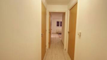 Apartment, 1 Bedroom, Balcony | Hallway
