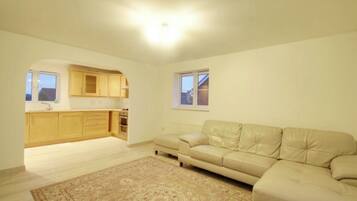 Apartment, 1 Bedroom, Balcony | Living room