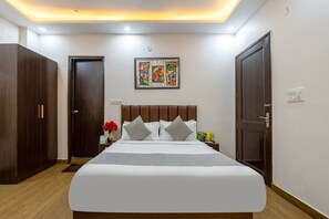 Deluxe Double Room | Free WiFi, bed sheets - Roomshala Hotel Home Stay (New Delhi)