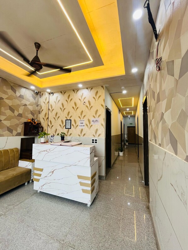 Reception - Roomshala Hotel Home Stay (New Delhi)