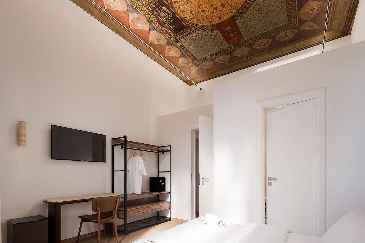 Pillowtop beds, minibar, in-room safe, desk