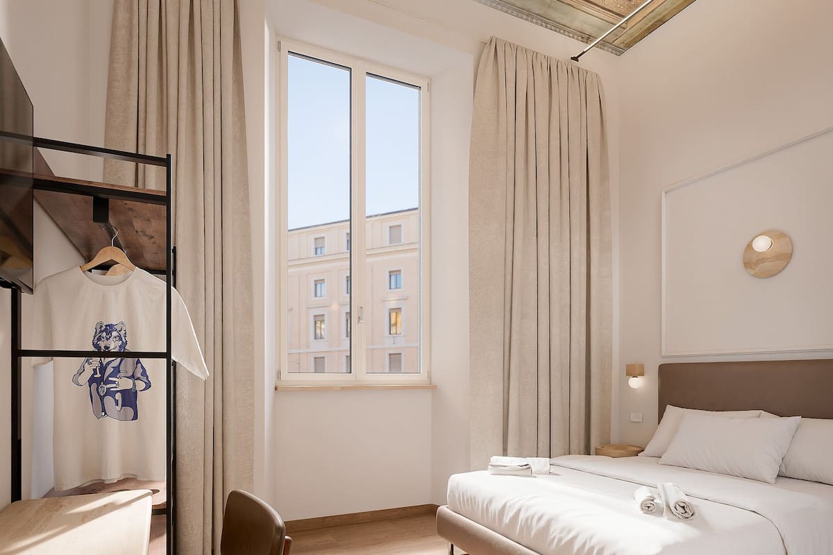 Pillowtop beds, minibar, in-room safe, desk