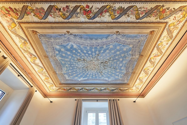 Luxury Triple Room, City View