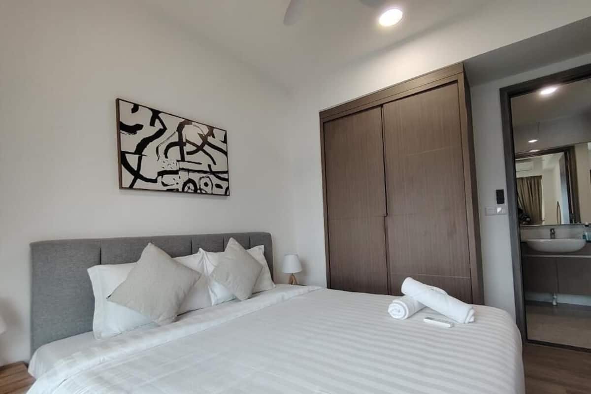 Memory foam beds, soundproofing, iron/ironing board, free WiFi