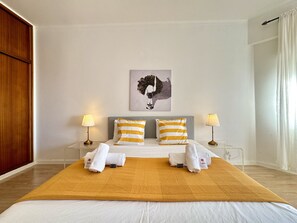 1 bedroom, bed sheets - Quarteira Central 3 by Homing (Loulé)