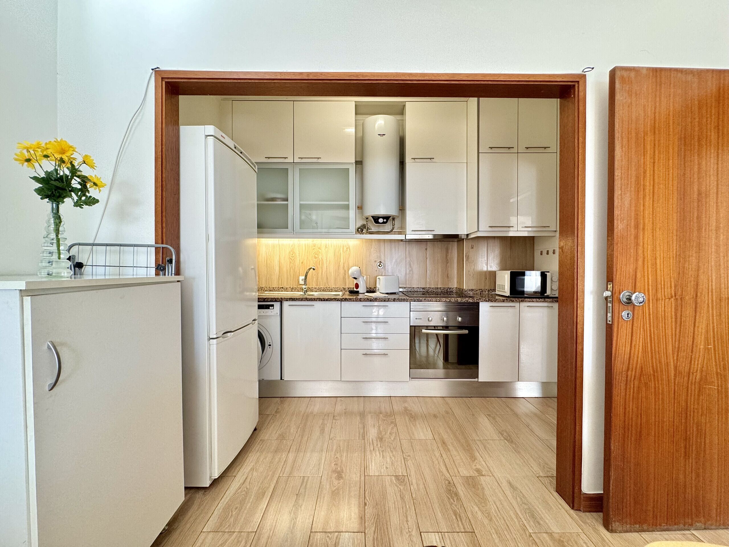 Micro-ondes, cafetière/bouilloire