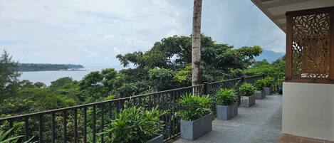 Family Apartment, 3 Bedrooms, Balcony, Sea View | Terrace/patio