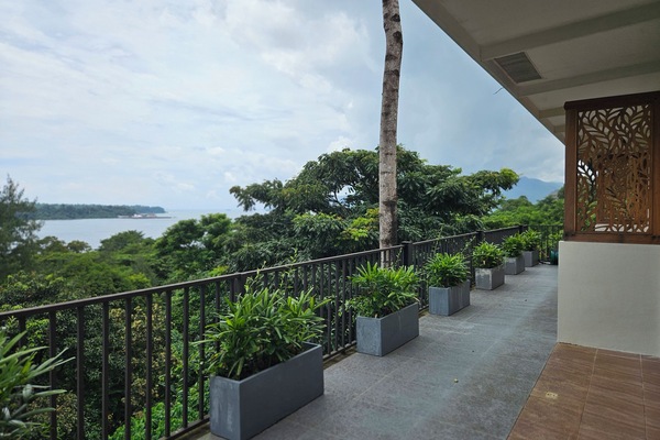Family Apartment, 3 Bedrooms, Balcony, Sea View | Terrace/patio