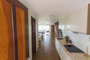 Căn hộ, 3 phòng ngủ, ban công, quang cảnh biển | Bếp riêng