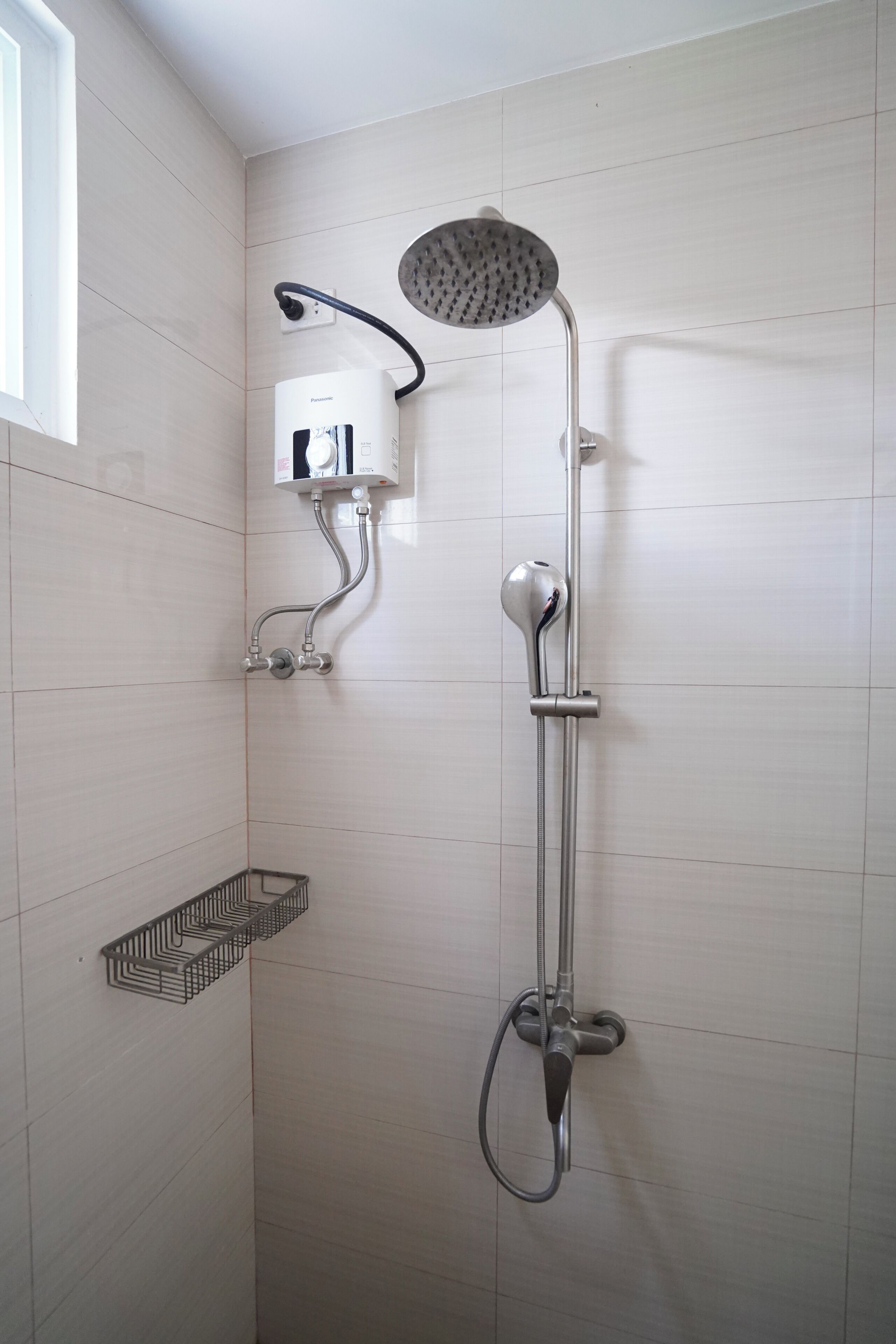 Family Apartment, 3 Bedrooms, Balcony, Sea View | Bathroom | Shower, free toiletries, slippers, soap
