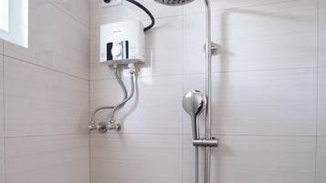 Family Apartment, 3 Bedrooms, Balcony, Sea View | Bathroom | Shower, free toiletries, slippers, soap