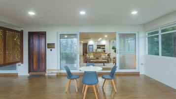 Căn hộ, 3 phòng ngủ, ban công, quang cảnh biển | Hiên