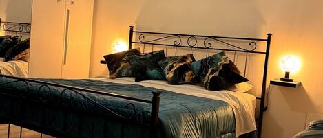 Bügeleisen/Bügelbrett, kostenloses WLAN, Bettwäsche