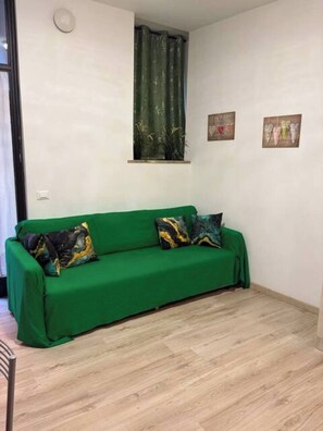 Smart TV - Colosseum Suite Cozy little apartment in the heart of Rome (Roma)