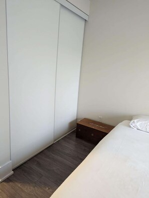 アイロン / アイロン台、WiFi、ベッドシーツ