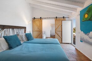 Ferros/tábuas de passar roupa, Wi-Fi, roupa de cama