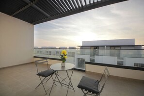 Luksus-villa - udsigt til have | Terrasse/gårdhave