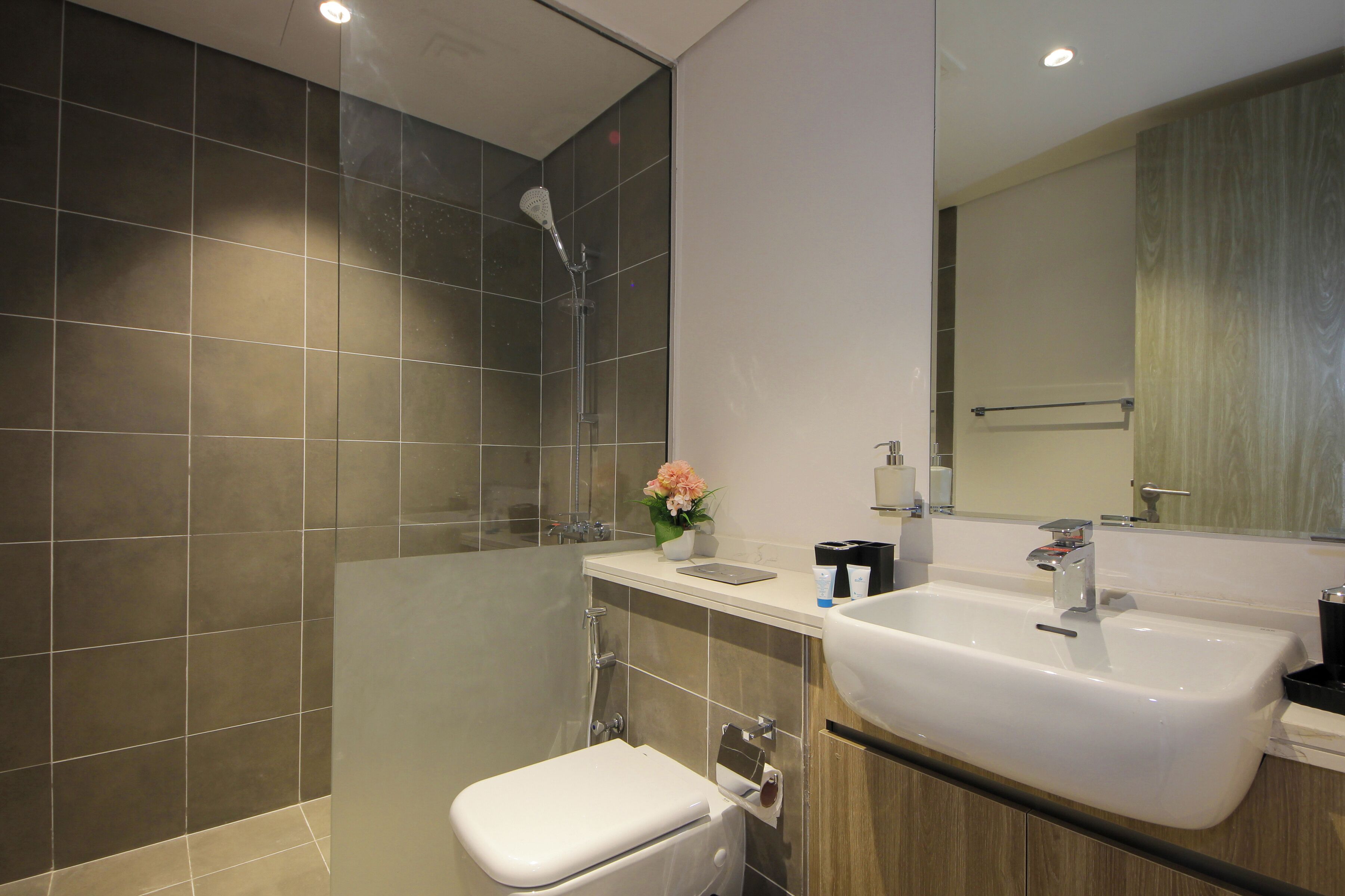 Luxury Villa, Garden View | Bathroom | Shower, free toiletries, hair dryer, towels