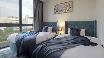 Luxury Villa, Garden View | Laptop workspace, iron/ironing board, free WiFi