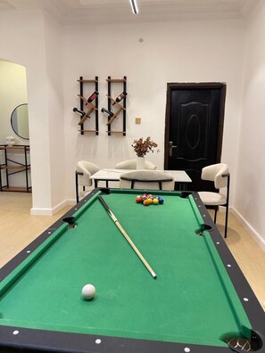 Apartamento superluxo, 3 quartos, sacada, vista para o pátio | Área de estar