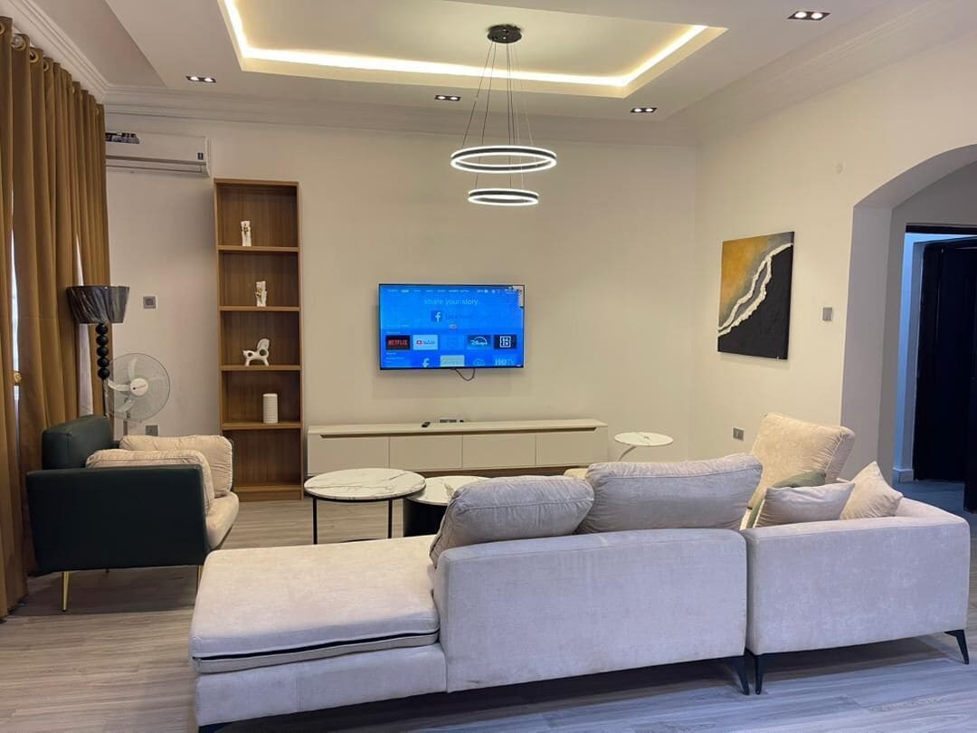 Apartament de luxe, 3 dormitoris, balcó, vistes al pati | Escriptori, espai de treball apte per a portàtils i wifi gratuïta 