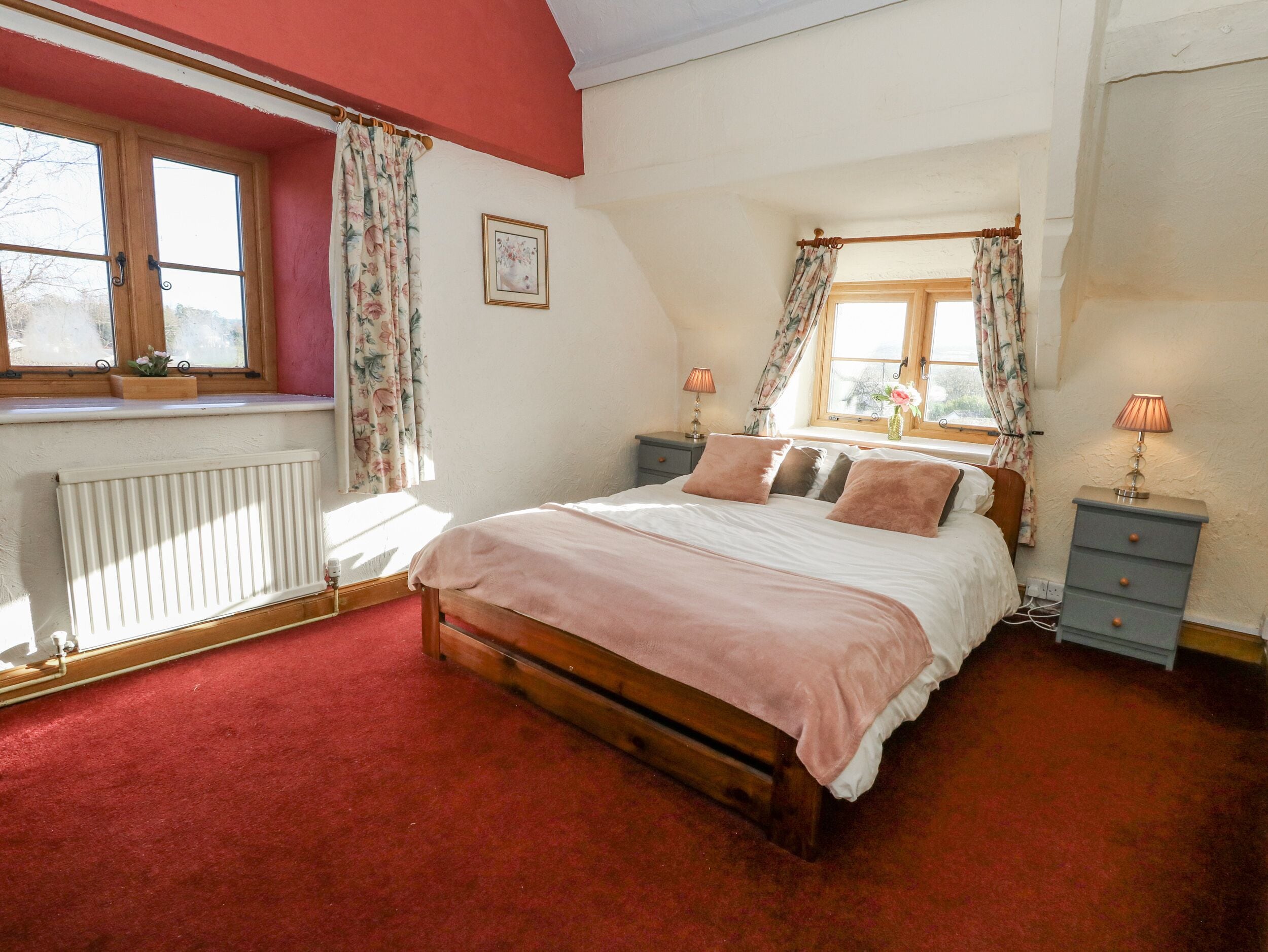 Cottage | 4 bedrooms, individually decorated, individually furnished, free WiFi