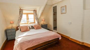 Cottage | 4 bedrooms, individually decorated, individually furnished, free WiFi